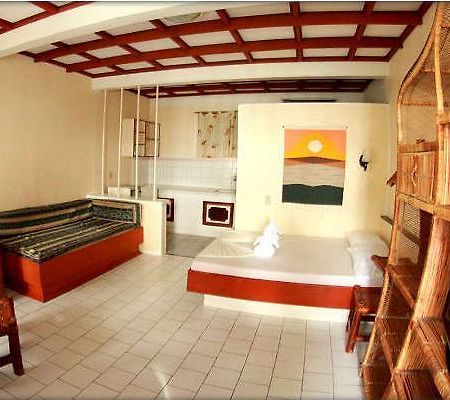 פוארטו גאלרה Sabang Inn Beach Resort מראה חיצוני תמונה