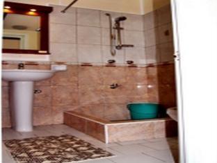 פוארטו גאלרה Sabang Inn Beach Resort מראה חיצוני תמונה